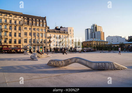 Sculpture en acier inoxydable, Place Thiers devant la gare ferroviaire, Nancy, Meurthe-et-Moselle, France Banque D'Images