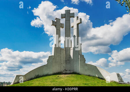 La colline des trois croix est un emblème de la ville de Vilnius, Lituanie, Pays Baltes, Europe Banque D'Images