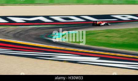 Imola, Italie. 09Th Oct, 2016. Le pilote de Prema Powerteam fr Lance Stroll de Le Canada concurrence pendant la course 3 du Championnat d'Europe de Formule 3 à Imola, Italie le 2 octobre 2016. Credit : Jure Makovec/Alamy Live News Banque D'Images