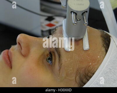 Londres, Royaume-Uni. 09Th Oct, 2016. Beauté Olympia ouvre ses portes à Kensington Olympia Exhibition Centre, 2 octobre 2016, Londres, Royaume-Uni Crédit : Nastia M/Alamy Live News Banque D'Images