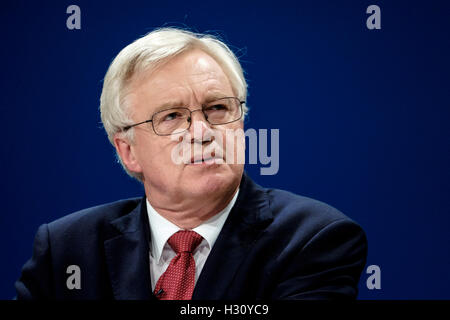 Conférence du parti conservateur le 02/10/2016 à Birmingham, Birmingham ICC. Les personnes sur la photo : David Davis, Secrétaire d'État à la sortie de l'Union européenne , traite de la conférence sur l'BREXIT le premier jour . Photo par Julie Edwards. Banque D'Images