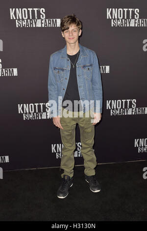 Buena Park, États-Unis d'Amérique. Sep 30, 2016. Ty Simpkins à 'Knott's Scary Farm' Tapis noir Événement au Knott's Berry Farm. Buena Park, 30.09.2016 | Verwendung weltweit/alliance Photo © dpa/Alamy Live News Banque D'Images