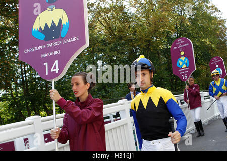 Hippodrome de Chantilly, France. 06Th Oct, 2016. Prix de l'Arc de Triomphe, la race 4 sur carte. Christophe Lemaire © Plus Sport Action/Alamy Live News Banque D'Images