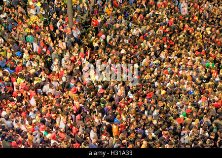 Les gens. Plaça de Sant Pere.La Patum (Chef-d'œuvre du patrimoine oral et immatériel de l'UNESCO).Berga. Barcelone. La Catalogne. Espagne Banque D'Images