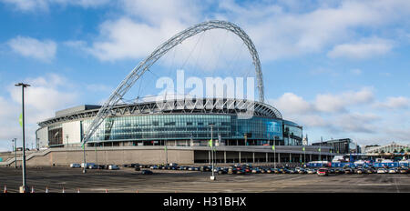 Vue sur le stade de Wembley, Londres, Angleterre, Royaume-Uni Banque D'Images