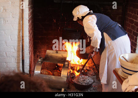 Démonstration de cuisine à l'ancienne cheminée en Banque D'Images