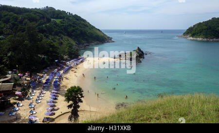 Une vue sur plage de Yanui et Koh Kaeo Noi sur l'île de Phuket, dans la mer d'Andaman au sud de la Thaïlande. Banque D'Images