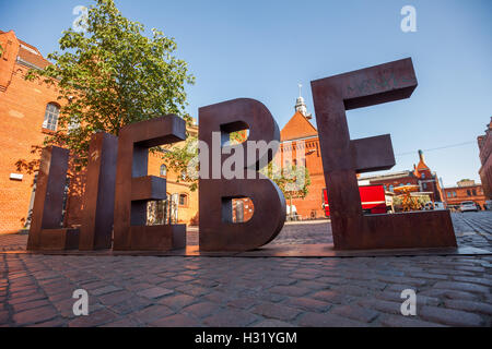 Berlin - 6 juin : liebe ('love') signe à la Kulturbrauerei, le 6 juin 2016 à Berlin. Banque D'Images