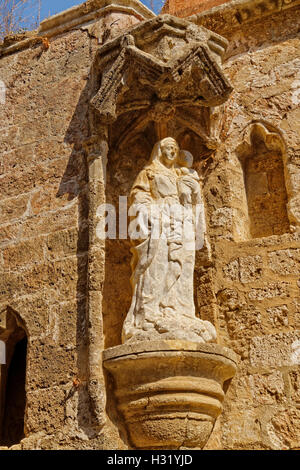 Statuette de la Vierge Marie à l'église Holy Trinity, sur l'Avenue des Chevaliers, la vieille ville de Rhodes, Rhodes. Banque D'Images