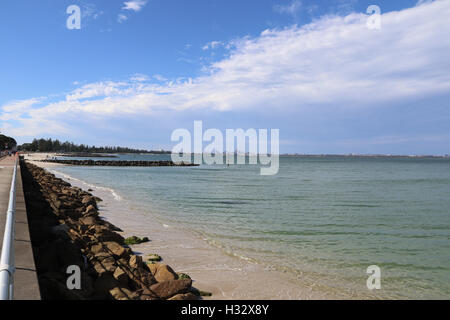 Vue vers Sydney CBD du coin de St Sandringham et Dr Carruthers, poupées Point. Banque D'Images