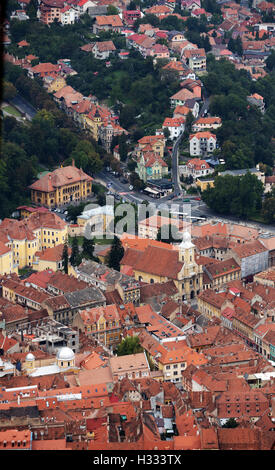 Vue sur la vieille ville de Brasov en Roumanie. Banque D'Images