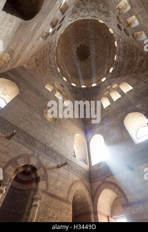 Dome, mausolée de l'Émir Qurqumas complexes, Le Caire, Egypte Banque D'Images