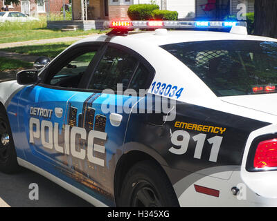 Voiture de police de Detroit sur les lieux d'un homicide, Detroit, Michigan, USA Banque D'Images