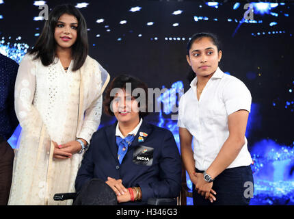 Lutteur indien Sakshi Malik médaille d'argent paralympique Deepa Malik Dipa NDTV Karmakar l'événement de changement de la Jeunesse New Delhi Banque D'Images