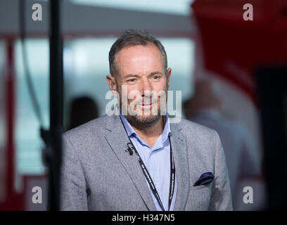 Derek Hatton interviewé à l'arène de l'AAC à Liverpool au cours de la conférence du parti travailliste 2016 Banque D'Images