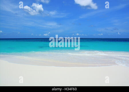 Cœur naturel dans les eaux de la baie Shoal - Anguilla Banque D'Images