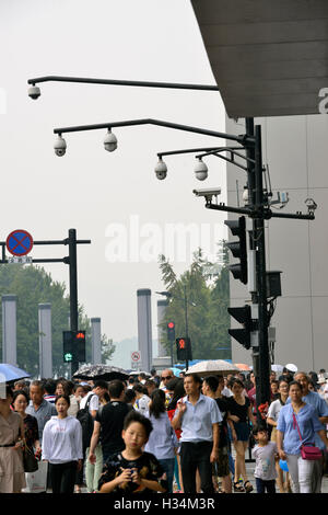 Les caméras de vidéosurveillance de HIKVISION sont vus à Hangzhou, province de Zhejiang, Chine. Banque D'Images