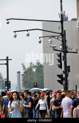 Les caméras de vidéosurveillance de HIKVISION sont vus à Hangzhou, province de Zhejiang, Chine. Banque D'Images