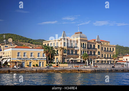 Historique Le Poseidonion Grand Hotel (construit en 1914), à proximité du nouveau port de Spetses town, l'île de Spetses, Attique, Grèce. Banque D'Images