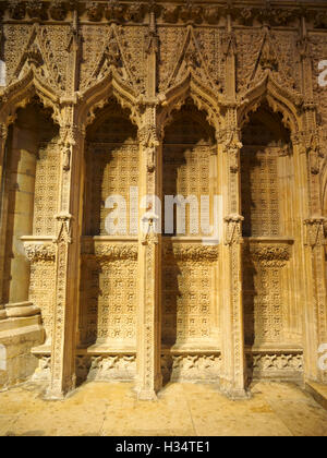 Écran de pierre séparant le choeur de la nef, la cathédrale de Lincoln, Lincolnshire Banque D'Images