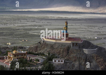 Maitreya bouddha de la vallée de Nubra diskit, monastère du Ladakh, le Jammu-et-Cachemire, l'Inde Banque D'Images