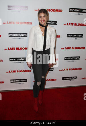 Los Angeles, CA, USA. 06Th Oct, 2016. Carissa Culiner assiste à la première de Momentum Pictures' 'La fin Bloomer' à l'iPic salles le 3 octobre 2016 à Los Angeles, Californie. ( Crédit : Parisa Afsahi/Media Punch)./Alamy Live News Banque D'Images