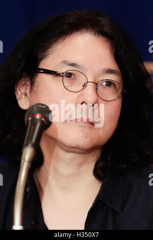 Directeur Shunji Iwai assiste à une conférence de presse tenue par le Festival du Film de Tokyo 2016 au Club des correspondants étrangers du Japon le 4 octobre 2016, Tokyo, Japon. Iwai est cette année, le directeur de l'accent dans le Japon aujourd'hui l'article du festival. Son dernier film une fiancée pour Rip Van Winkle sera projeté pendant le Festival du Film de Tokyo (TIFF) 2016 qui se déroule du 25 octobre au 3 novembre. © Rodrigo Reyes Marin/AFLO/Alamy Live News Banque D'Images