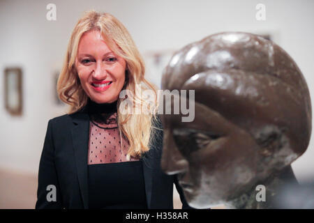 National Portrait Gallery, Londres, Grande-Bretagne, 5 Oct 2016. Diana Widmaier-Picasso (petite-fille de Picasso). Portraits de Picasso à la National Portrait Gallery se concentre sur ses portraits de personnes qu'il connaissait. Credit : Dinendra Haria/Alamy Live News Banque D'Images