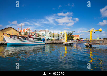 L.B. Smith Bridge, Punda, Willemstad, Curaçao, Antilles, Lesser Antilles, Caribbean Banque D'Images