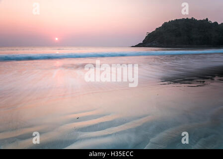 Paradise Beach au coucher du soleil (Aw) Plage de R-S, Dawei Péninsule, Région de Tanintharyi, Myanmar (Birmanie) Banque D'Images