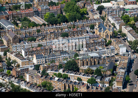 Rangées de maisons mitoyennes de style victorien à Londres, Angleterre, RU Banque D'Images