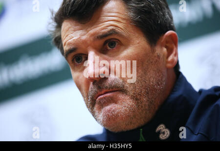 République d'Irlande l'entraîneur adjoint, Roy Keane lors de la conférence de presse l'initiative Centre de formation national, Dublin. Banque D'Images