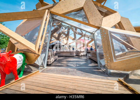 Vue extérieure du pavillon Copagri à l'Expo 2015 à Milan, en Italie par les architectes Miralles Tagliabue EMBT. Banque D'Images