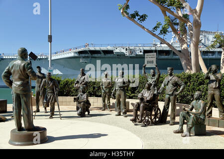 Hommage national à Bob Hope et l'armée, par Eugene Daub et Steven Whyte, et l'USS Midway, San Diego, California USA Banque D'Images