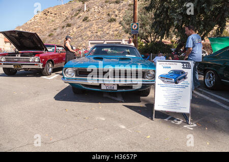 Laguna Beach, CA, USA - 2 octobre, 2016 : Blue 1970 Plymouth Cuda affiché au Rotary Club de Laguna Beach 2016 Classic Car S Banque D'Images