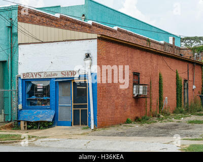 Brays coiffure à Tuskegee, Alabama, Etats-Unis, montrant la pauvreté des régions de l'Amérique du Sud. Banque D'Images