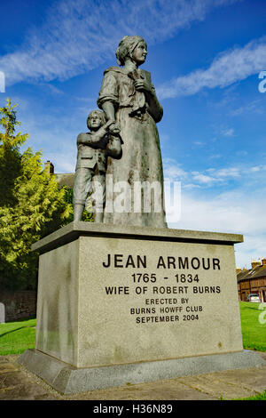 Statue de Jean Armour, épouse du poète Robert Burns, dans la région de Dumfries, en Écosse. Banque D'Images