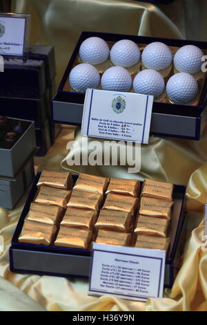 Chocolats pour vendre en magasin chocolat Debauve & Gallais à Saint-Germain-des-Prés. Paris.France Banque D'Images