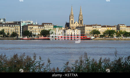 Vue sur la Garonne, à partir de Stalingrad Banque D'Images