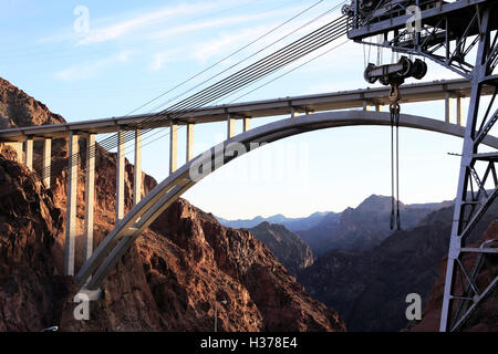 Mike O'Callaghan-Pat Tillman Memorial Bridge aka Hoover Dam bypass.Nevada,USA Banque D'Images