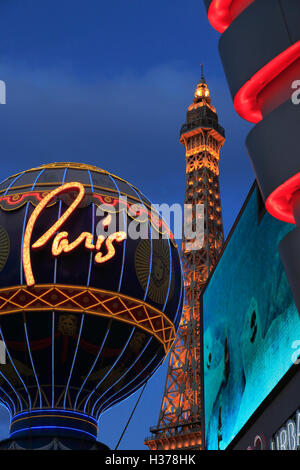 Ballon à air chaud et de la Tour Eiffel de Paris Hotel et Casino.Las Vegas, Nevada, USA Banque D'Images