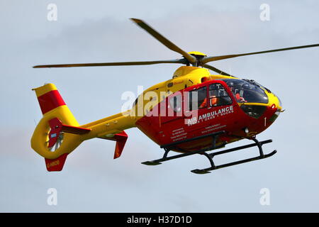 Thames Valley et Chilterns Air Ambulance Trust. Eurocopter EC135 G-HBOB Banque D'Images