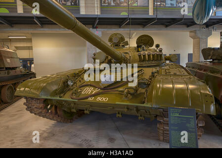 T-72M réservoir à l'histoire militaire dans le parc, la Slovénie Ljubljana Banque D'Images