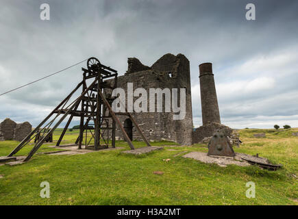 Un bâtiment abandonné dans une mine désaffectée, Magpie Mine, dans le Peak District Banque D'Images