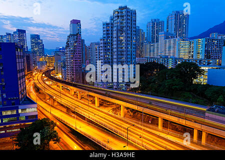 Kwun Tong Hong Kong downtown at night Banque D'Images