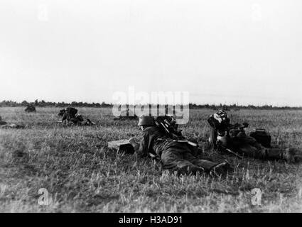 L'infanterie allemande avant une attaque dans la région du Dniepr, 1941 Banque D'Images