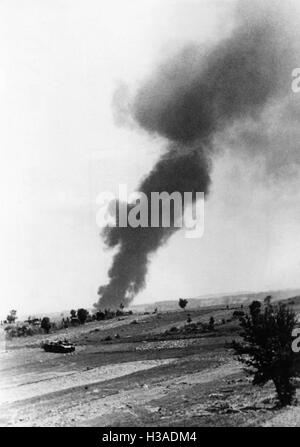 La fumée sur le front de l'Est à la suite d'une attaque de Stuka, 1941 Banque D'Images