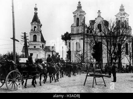 L'invasion allemande dans une ville sur le front de l'Est, 1941 Banque D'Images