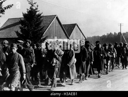 Prisonniers de guerre russes dans la tête de Courlande, 1944 Banque D'Images