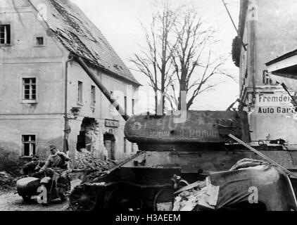 Détruit au cours de la T-34 se bat en Silésie, 1945 Banque D'Images